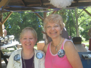 Lindarae Schmidt (Imhoff) and Janet Pino (Miksic)